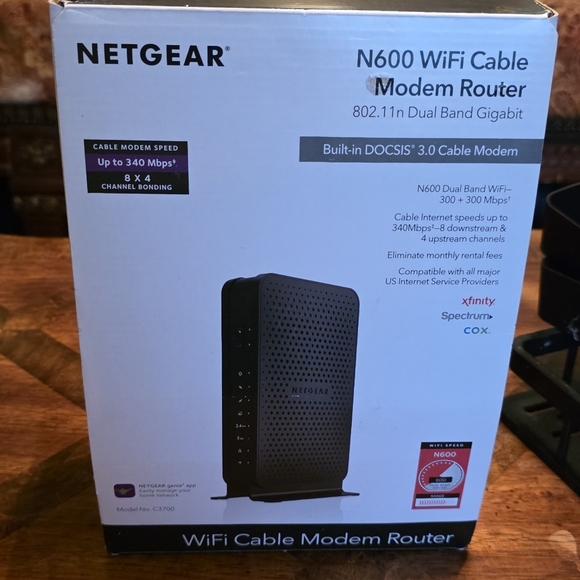 NETGEAR N600 Dual Band Modem Router - Black - Picture 1 of 9
